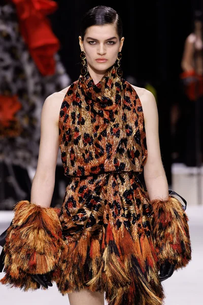 Look 64
